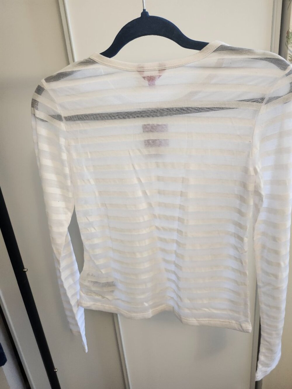 GUESS TOP WHITE WITH RINESTONE  SIZE M - Picture 5 of 5